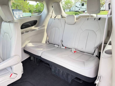 2017 Chrysler Pacifica Touring Plus