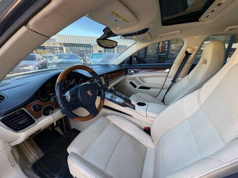 2011 Porsche Panamera 4