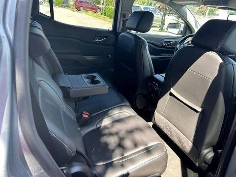 2023 GMC Acadia SLT