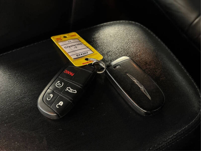 2011 Chrysler 300 Limited