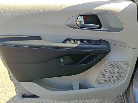 2017 Chrysler Pacifica Hybrid Touring Plus