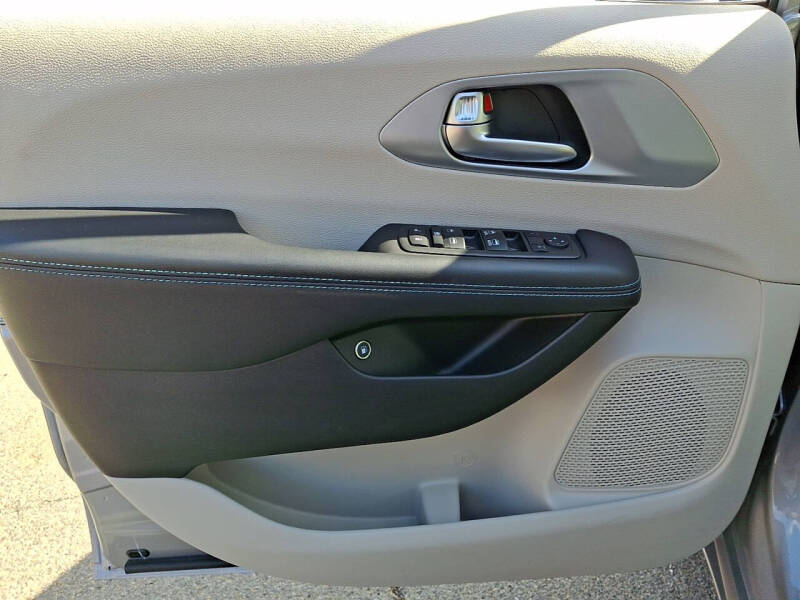 2017 Chrysler Pacifica Hybrid Touring Plus