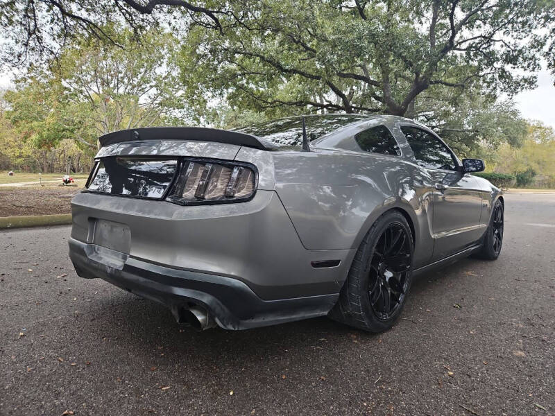 2011 Ford Mustang GT photo 4