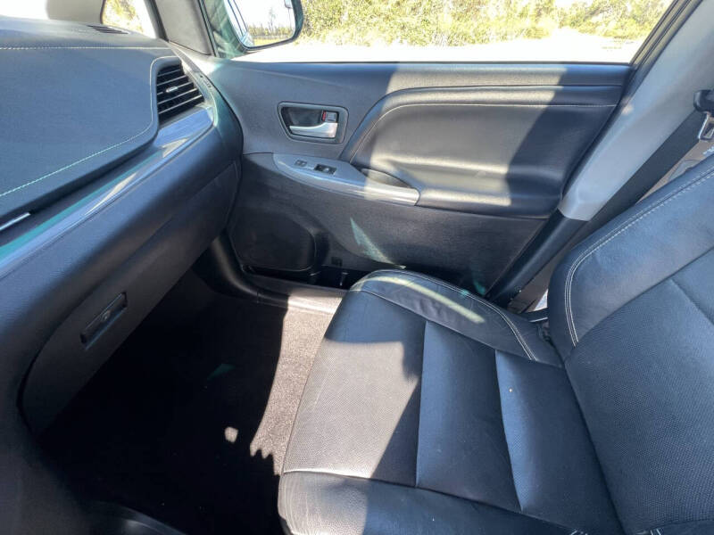 2017 Toyota Sienna SE Premium 8-Passenger