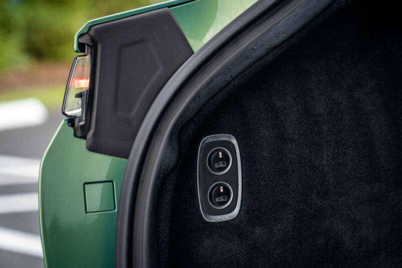 2021 Aston Martin DBX