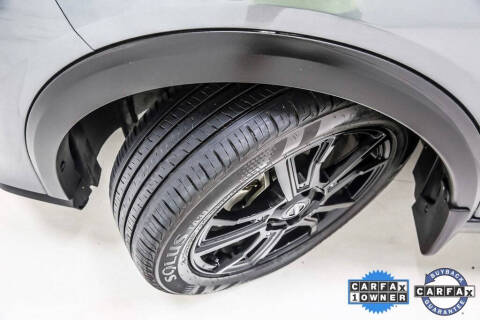 2022 Nissan Kicks SR