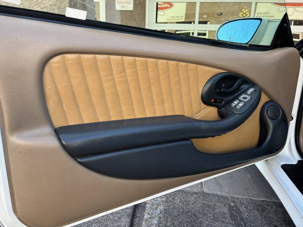 1995 Pontiac Firebird 32