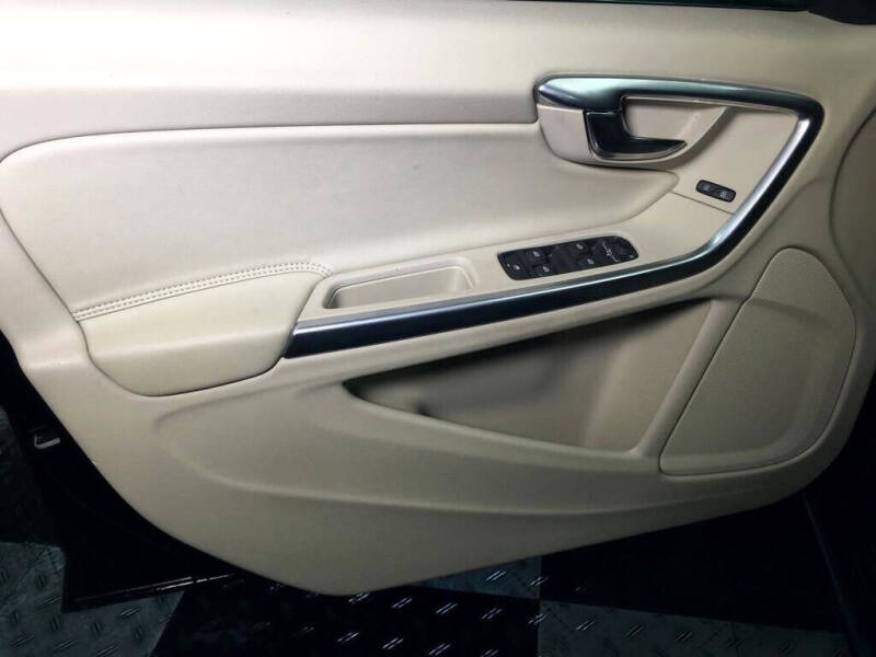 2015 Volvo S60 T5 Drive-E Platinum