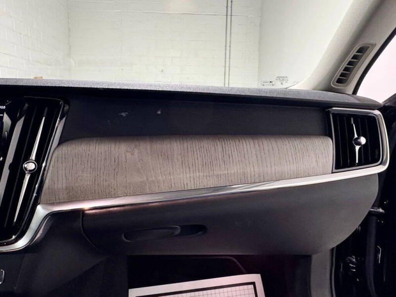 2023 Volvo S90 B6 Plus