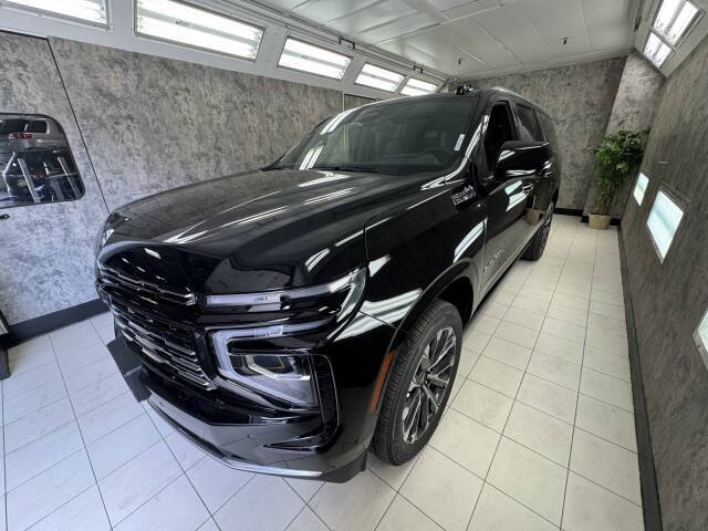 2025 Chevrolet Suburban High Country's photo