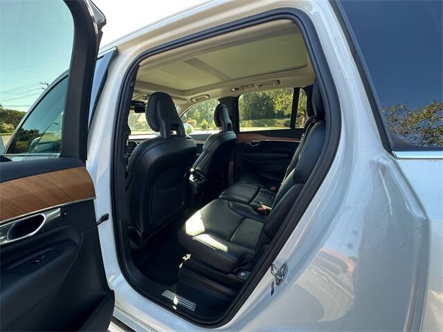 2021 Volvo XC90 T6 Momentum 7-Passenger