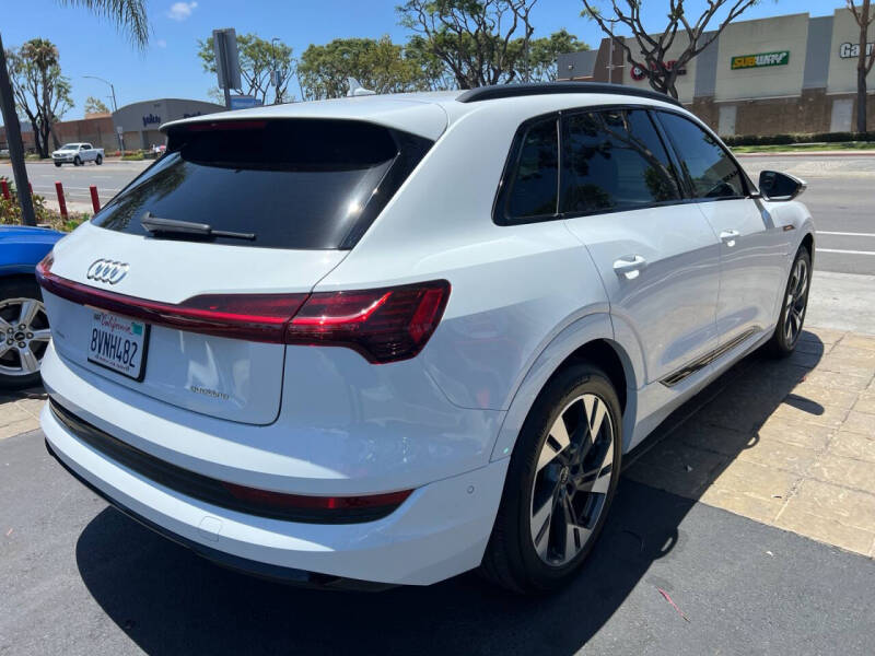 2021 Audi e-tron quattro Premium