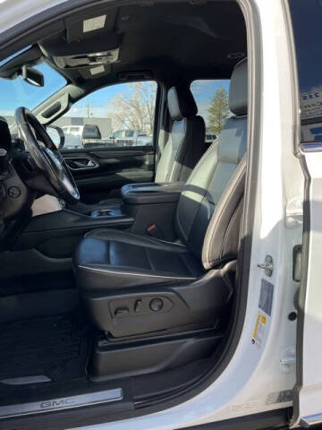 2022 GMC Yukon XL SLT