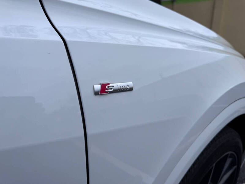 2020 Audi Q8 quattro Premium Plus 55 TFSI