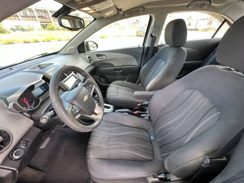 2016 Chevrolet Sonic LT Auto