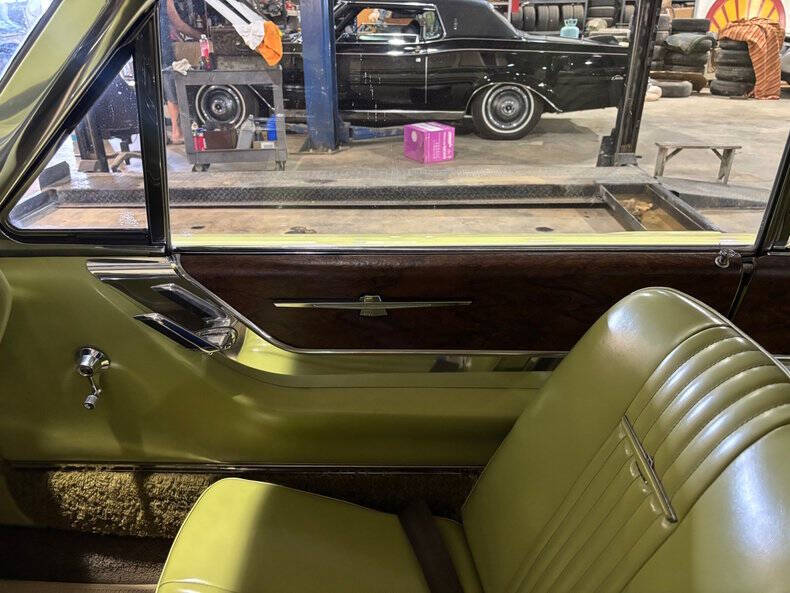 1964 Ford Thunderbird