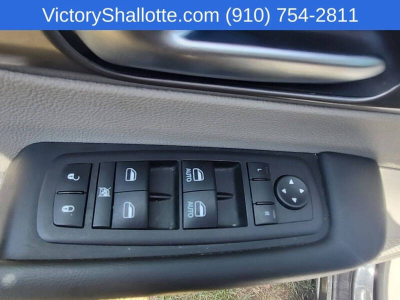2024 Chrysler Pacifica Plug-In Hybrid Select