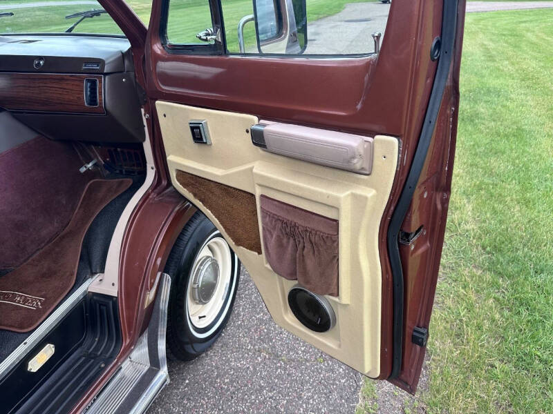 1984 Dodge Ram Van