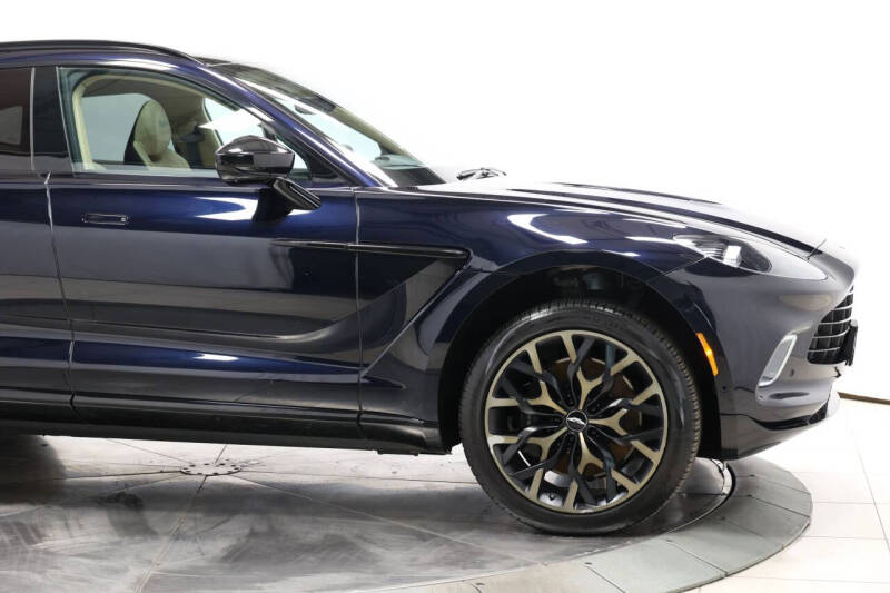 2021 Aston Martin DBX