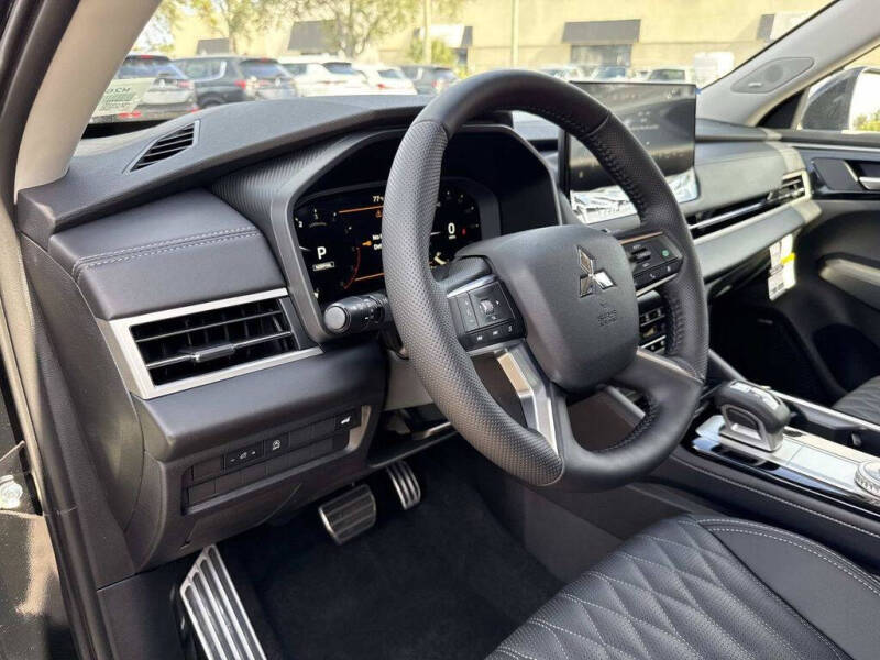 2026 Mitsubishi Outlander SEL