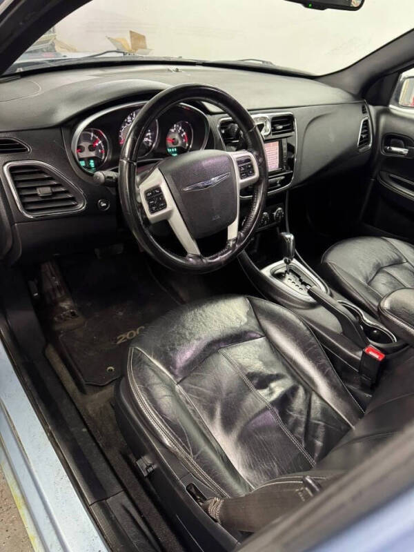 2012 Chrysler 200 Limited