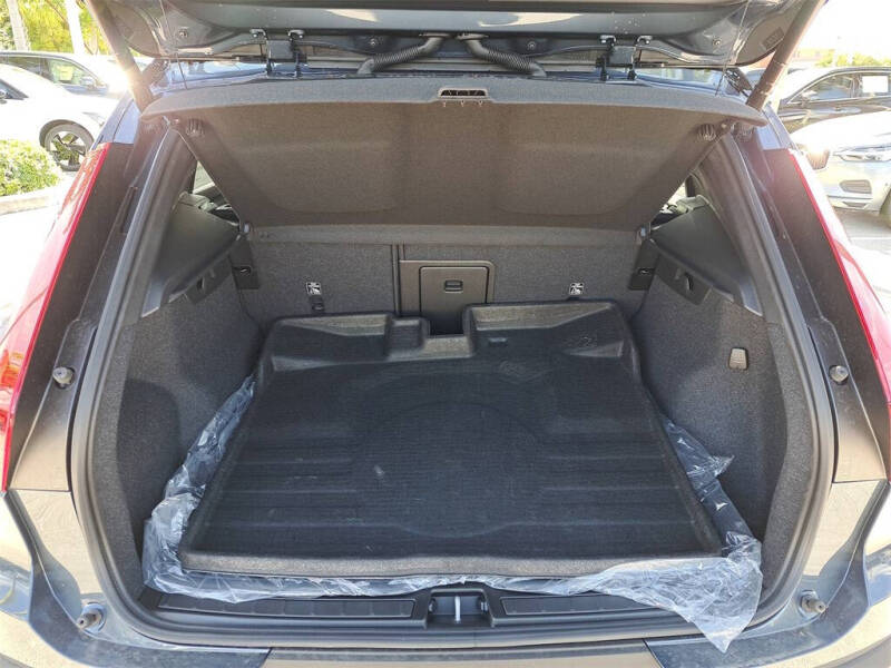 2026 Volvo XC40 B5 Ultra Black Edition