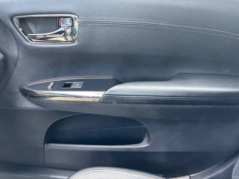 2017 Toyota Avalon XLE