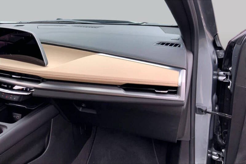 2024 Cadillac XT4 Luxury