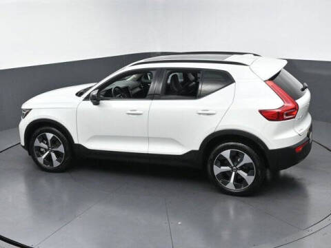 2026 Volvo XC40 B5 Plus