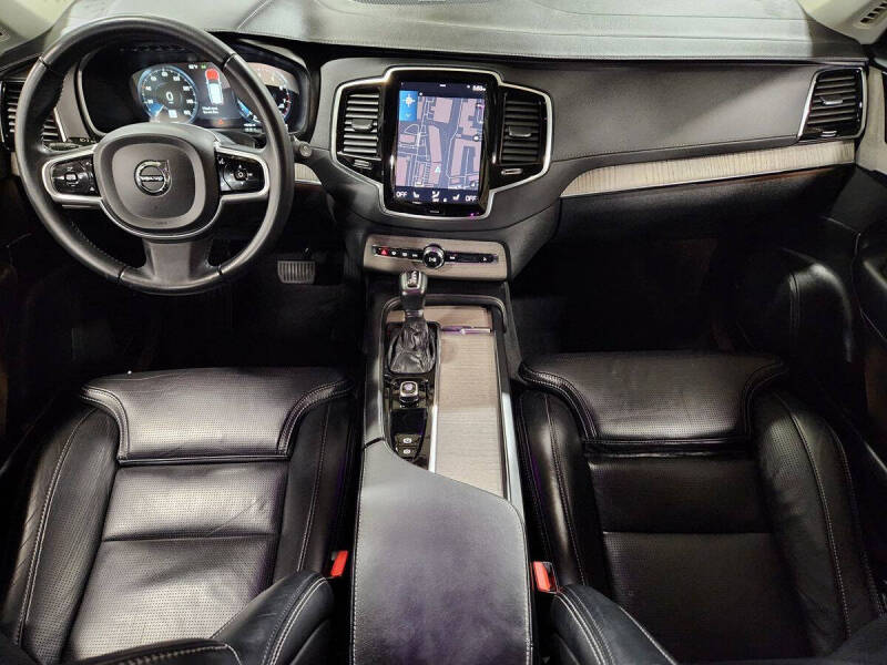 2022 Volvo XC90 T6 Inscription 6-Passenger