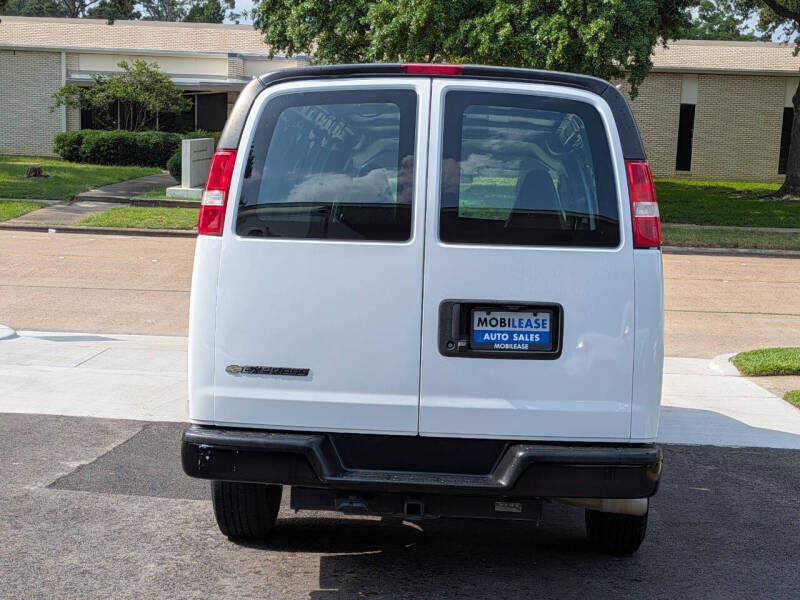 2023 Chevrolet Express 2500