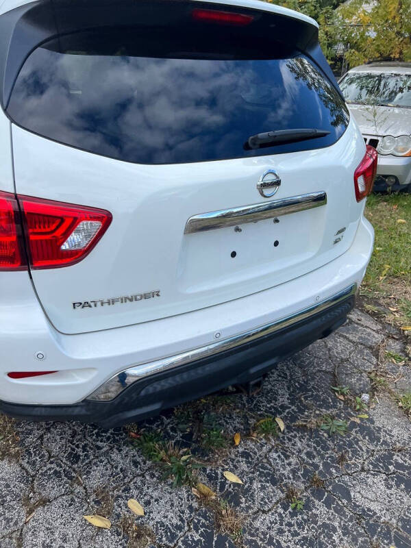 2017 Nissan Pathfinder SL