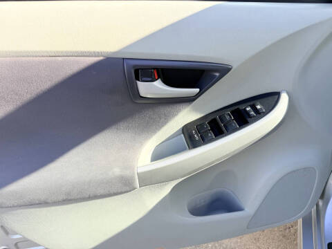 2011 Toyota Prius Two