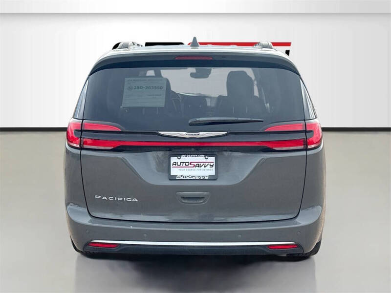 2022 Chrysler Pacifica Touring L