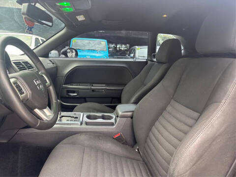 2013 Dodge Challenger SXT
