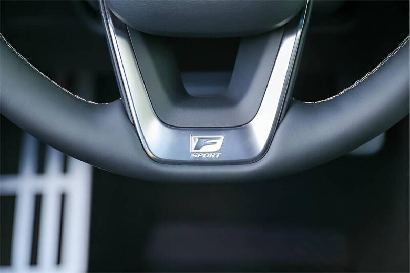 2025 Lexus LX 700h F SPORT Handling