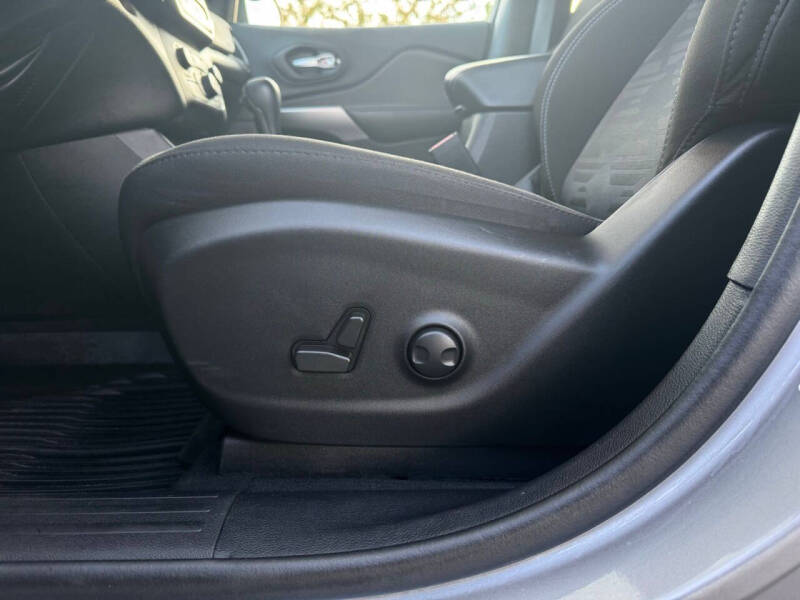 2022 Jeep Cherokee X