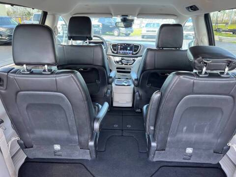 2023 Chrysler Pacifica Touring L