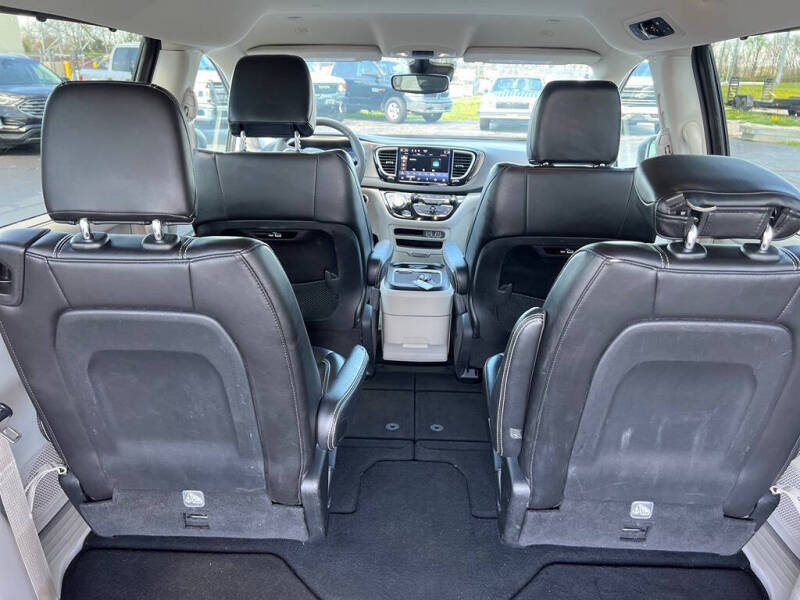 2023 Chrysler Pacifica Touring L