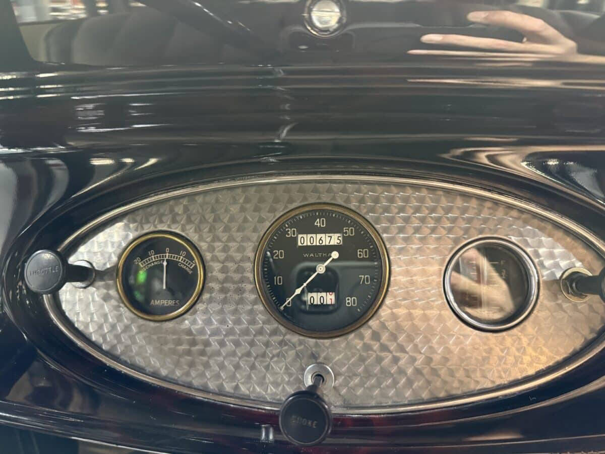 1932 Ford Model 18 43