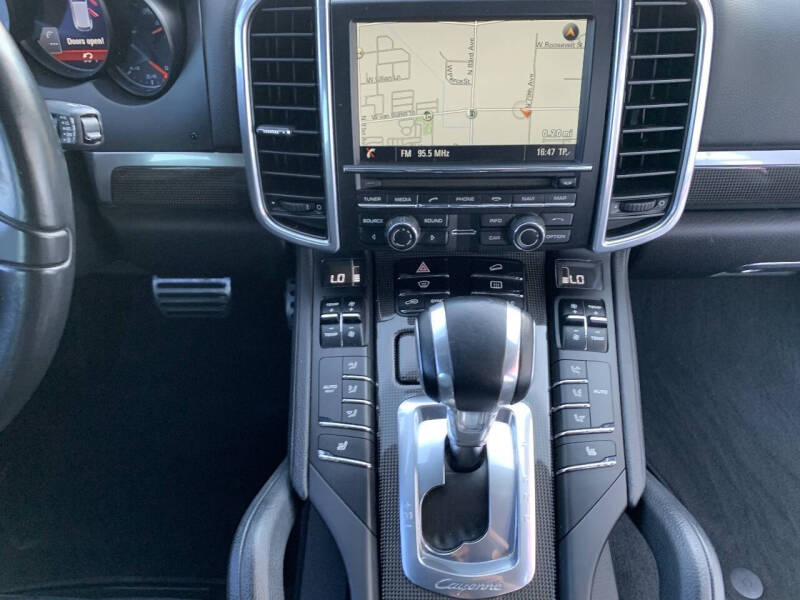 2014 Porsche Cayenne GTS