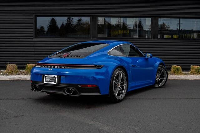 2025 Porsche 911 Carrera