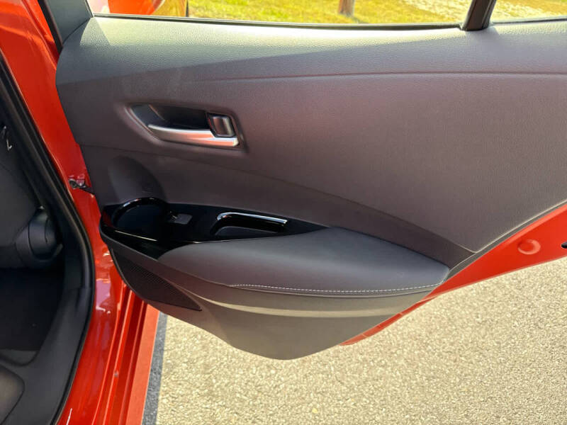 2025 Toyota Corolla Hatchback SE