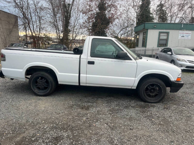 2003 Chevrolet S-10 Base photo 4