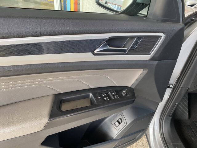 2021 Volkswagen Atlas Cross Sport V6 SE R-Line 4Motion