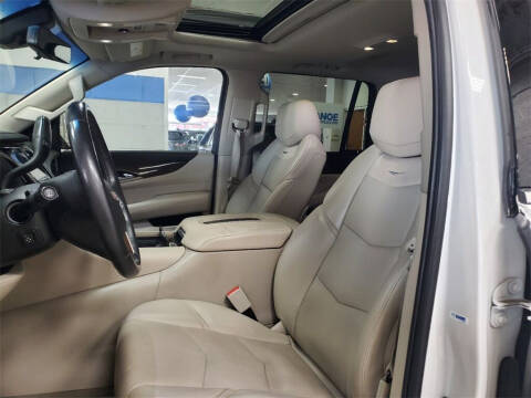 2018 Cadillac Escalade Luxury