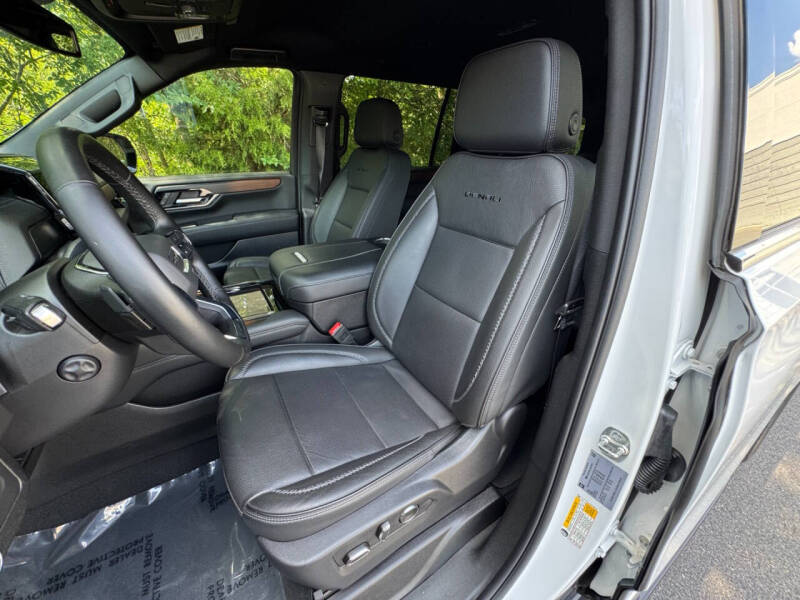 2025 GMC Yukon XL Denali