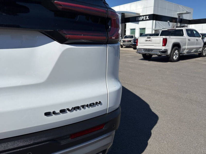 2025 GMC Acadia Elevation