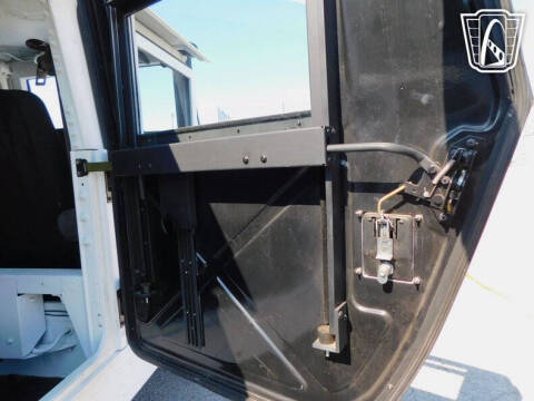 2008 AM General Hummer