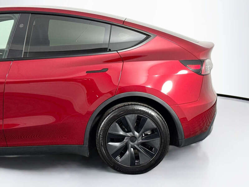 2025 Tesla Model Y Long Range